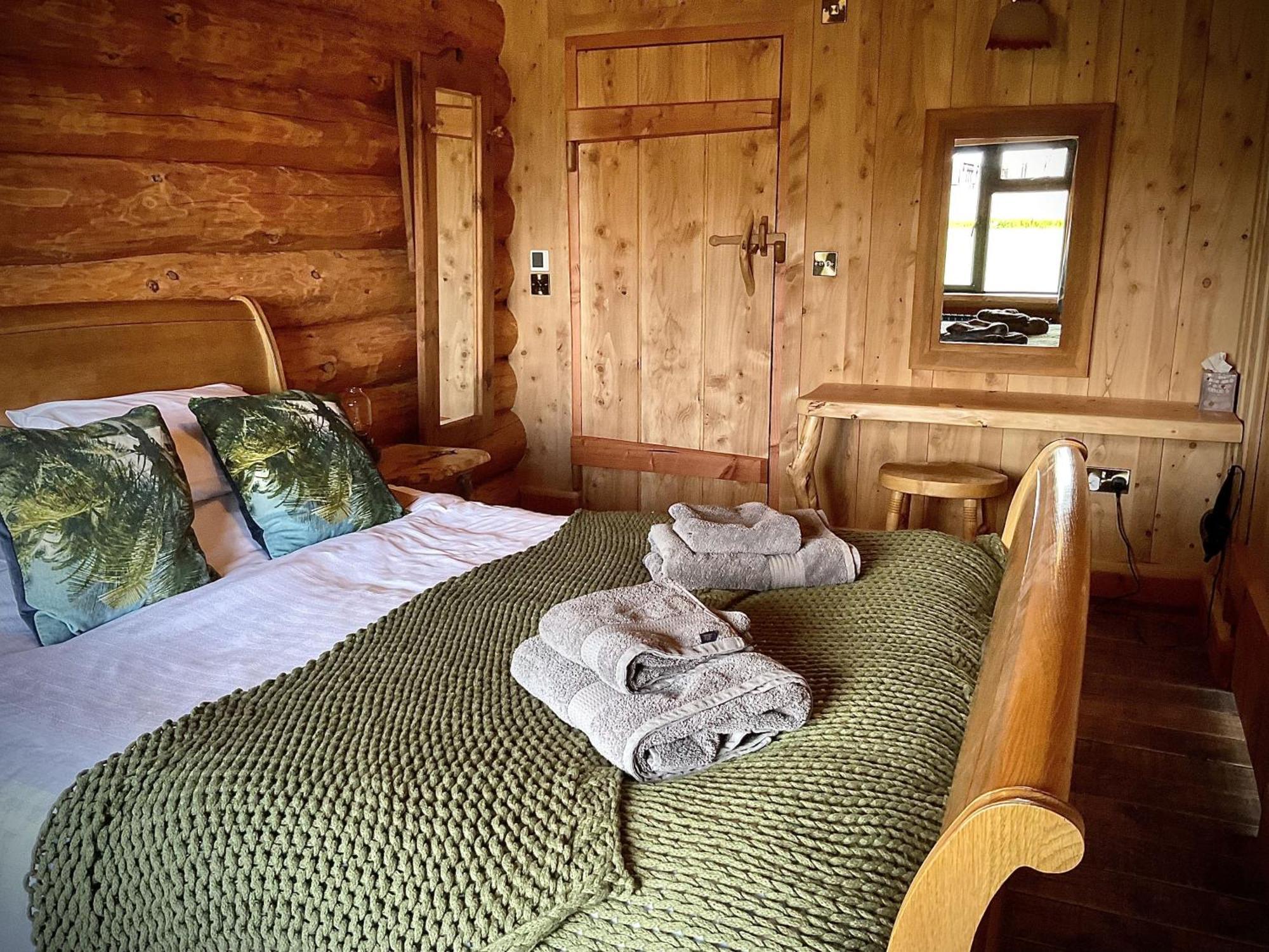 Rowan - Tedstone Log Cabins Bromyard Exteriér fotografie